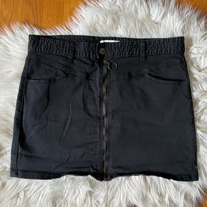 90’s Inspired Zip-Up Mini Skirt